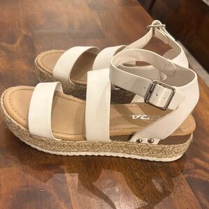 Soda White Espadrille Sandals Girls Size 3